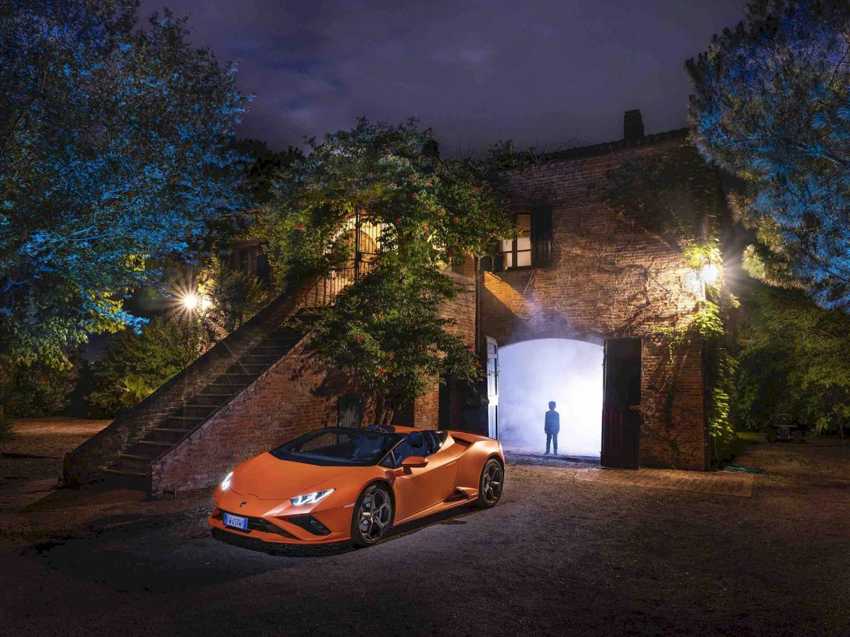 Lamborghini with Italy for Italy libro