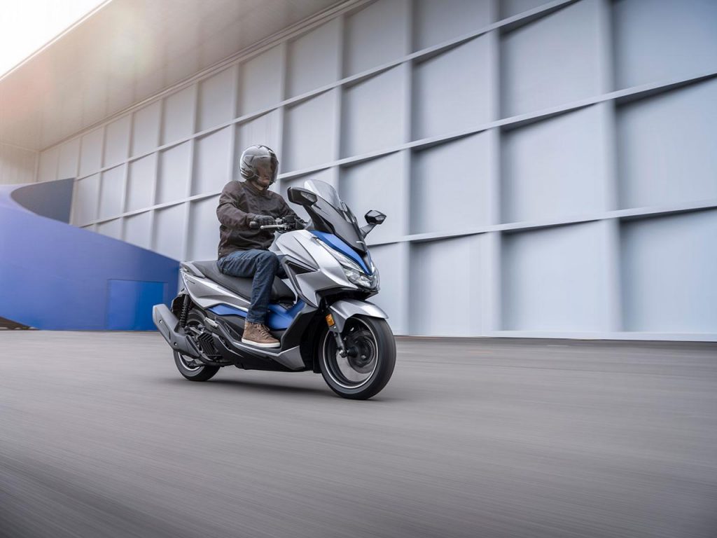 Honda Forza 125 2021: lo scooter sportivo per la città