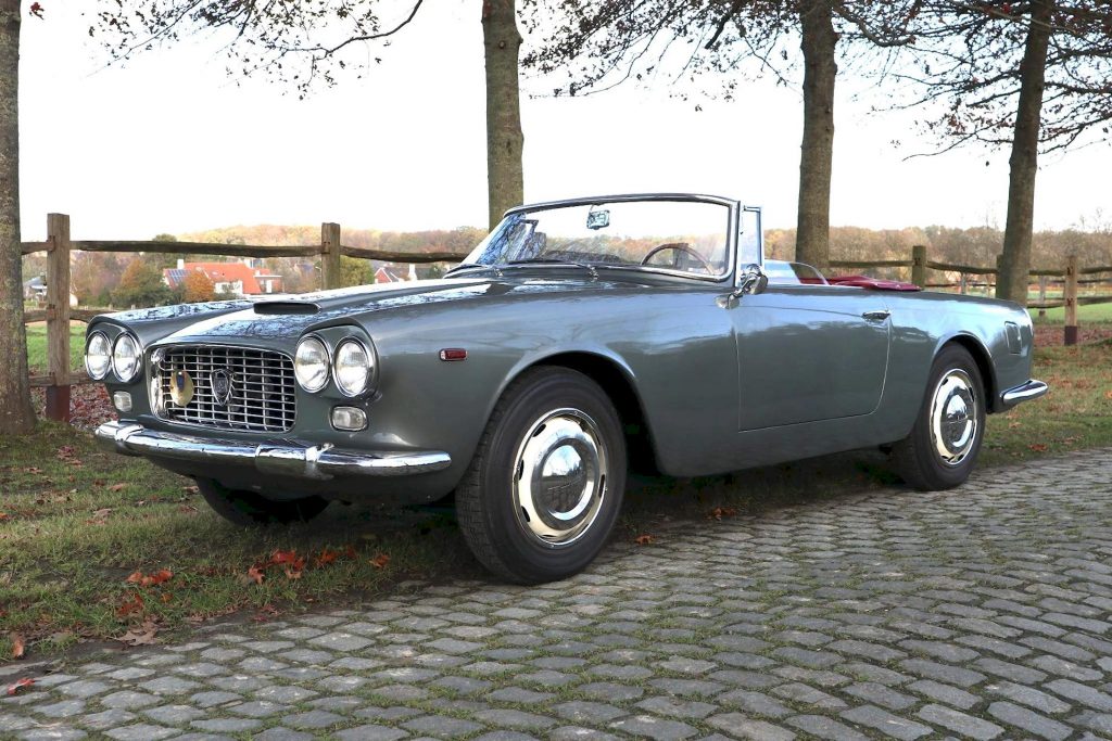 Una Lancia Flaminia GT 2.5 1C Touring Convertible che è un vero gioiello