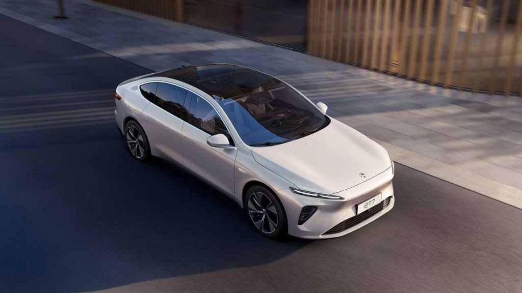 NIO ET7 è l’elettrica con batterie allo stato solido che sfida Tesla in Cina