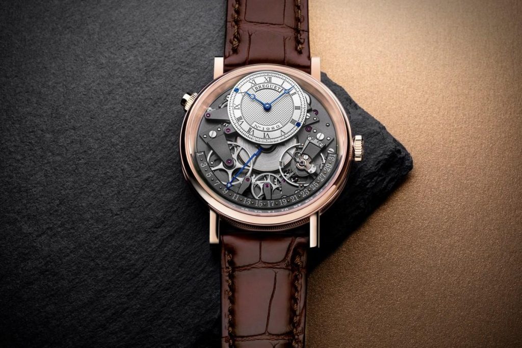 Breguet Tradition Quantième Rétrograde 7597: eleganza simmetrica