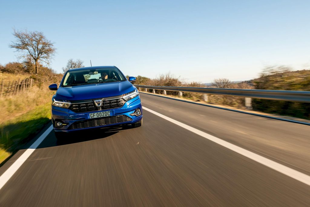 Dacia Sandero Streetway TCe 90 2021: nella prova su strada convince