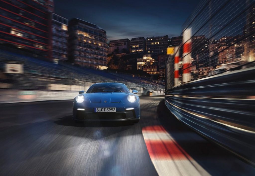 Nuova Porsche 911 GT3: la sportiva ad alte prestazioni