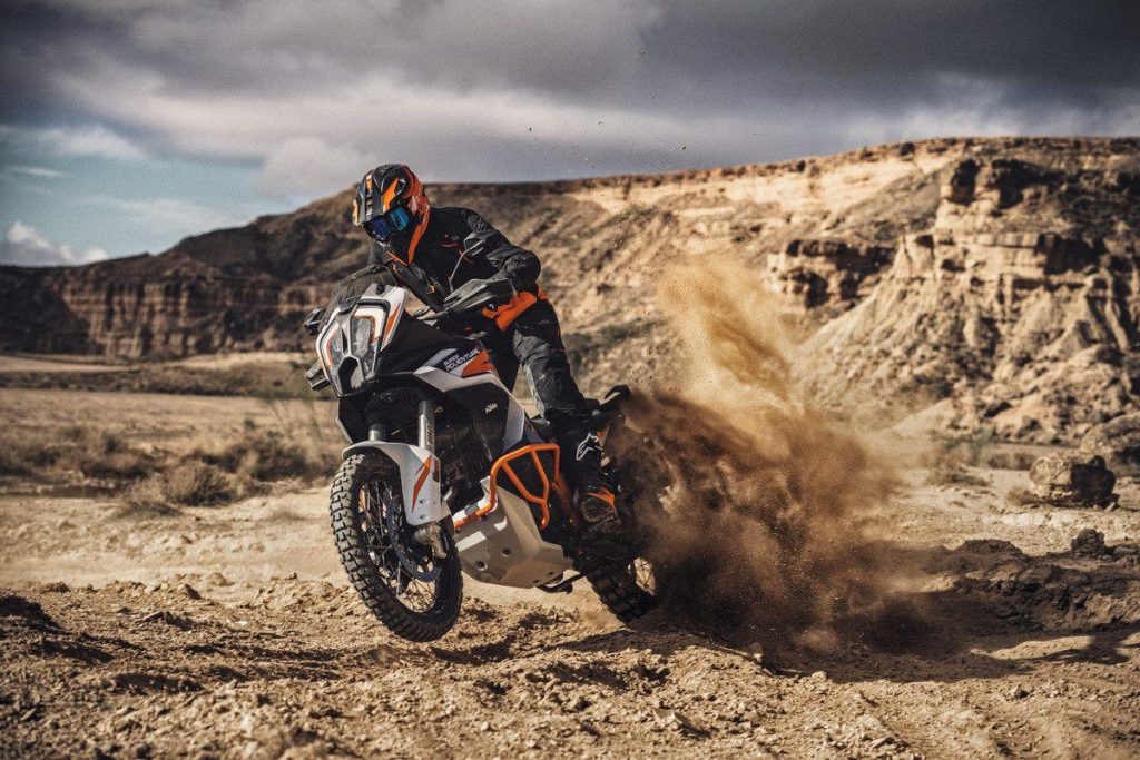 KTM 1290 Super Adventure R 2021: nuovi standard di guida su qualunque tipo di terreno