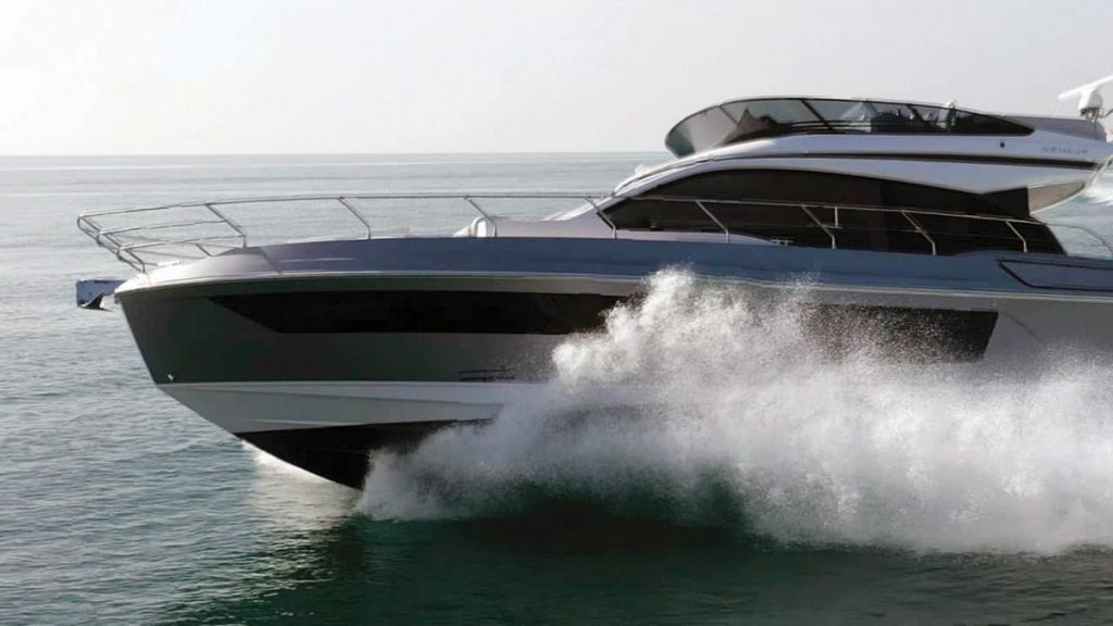 Azimut 53 Fly 2021: la nuova dimensione della yachting experience