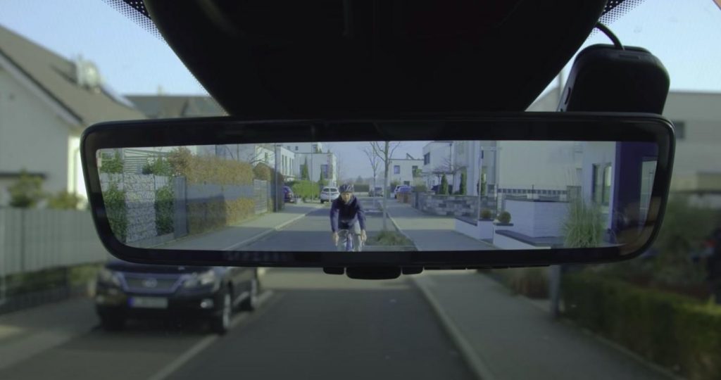 Ford Smart Mirror è lo specchietto retrovisore intelligente per vedere dietro anche sui furgoni