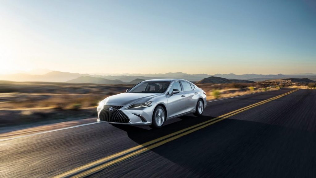 Com’è la nuova Lexus ES 2021, berlina executive giapponese