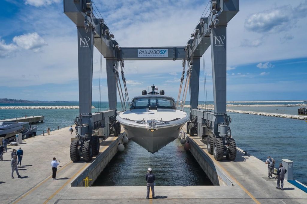 Isa Super Sportivo 100ft GTO: varato il nuovo yacht da 30 metri
