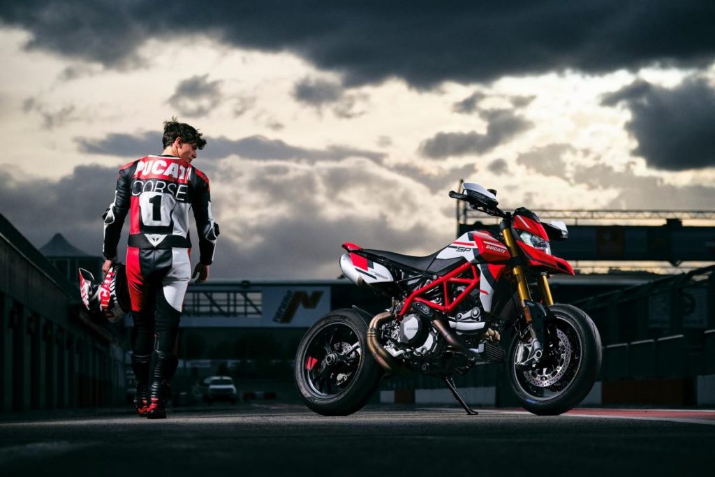 Ducati Hypermotard 950 2022: la nuova livrea per la versione SP