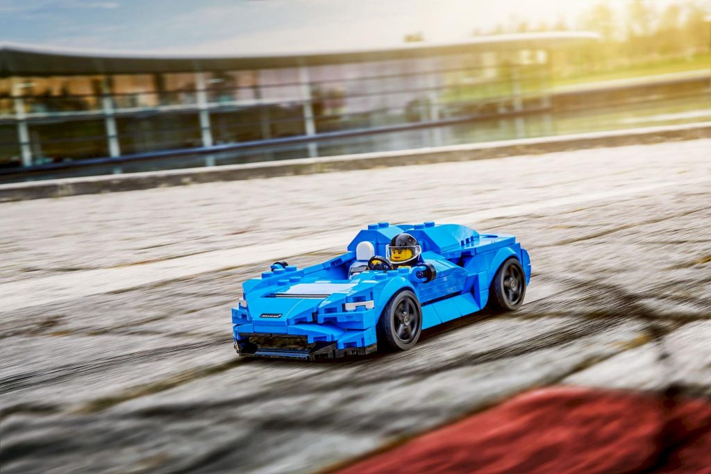 Lego Speed Champions McLaren Elva: 263 mattoncini di pura passione