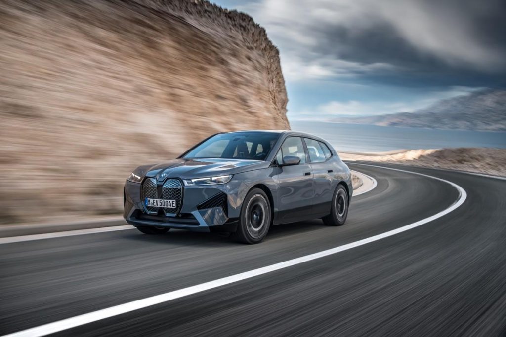 Nuova BMW iX 2021: la nuova ammiraglia per una guida senza emissioni