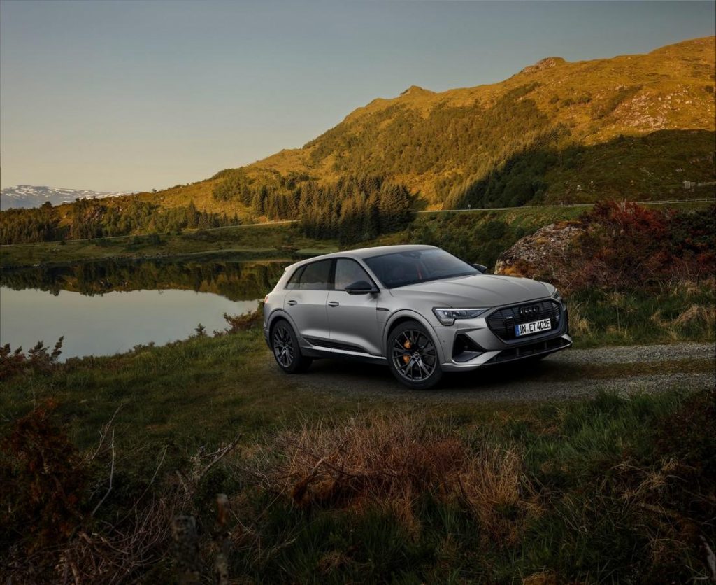 Audi e-tron 2022 con l’inedito pacchetto S line Black edition