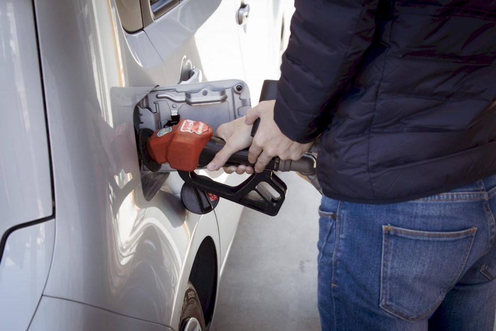 Chiede 10 euro perchè ha messo il gasolio nel serbatoio della benzina ma è una truffa