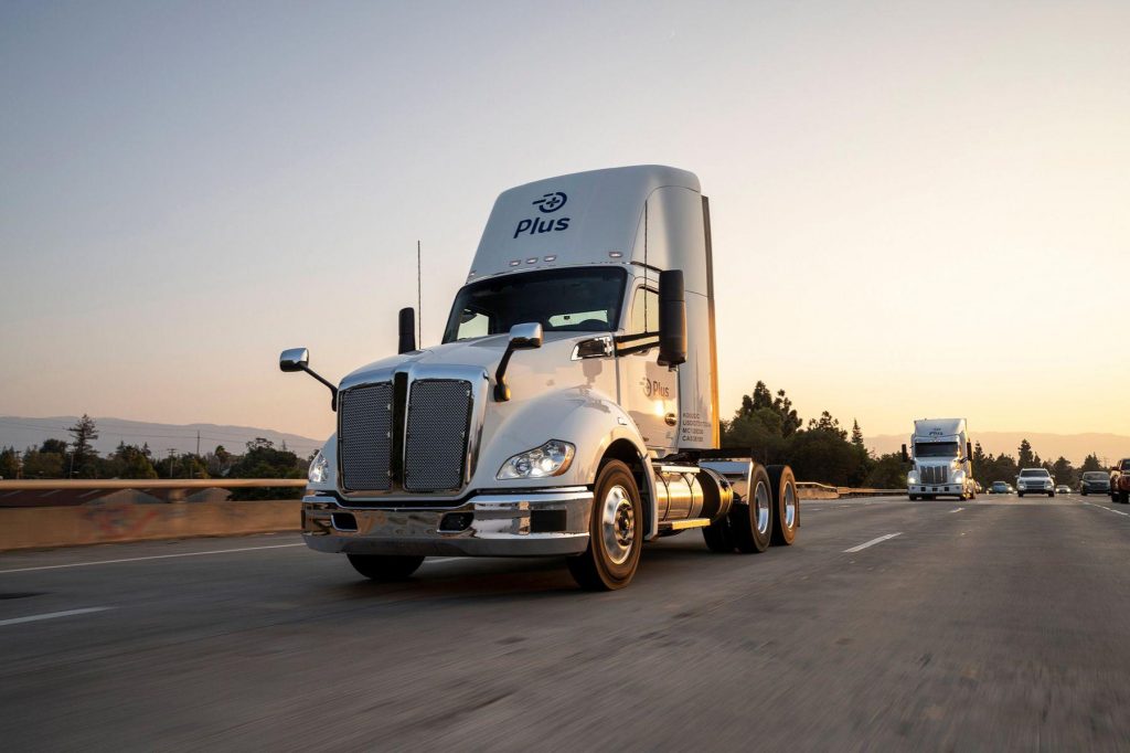 Amazon inizia a dare addio agli autisti comprando 1.000 camion a guida autonoma.