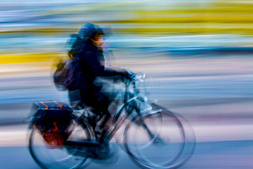 Ciclisti in contromano, a Monfalcone ne multano 30