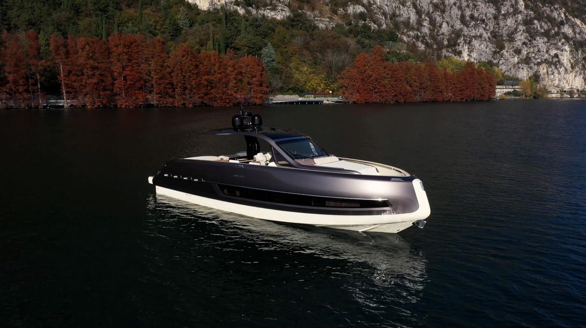Nuovo Invictus Yacht TT460:
