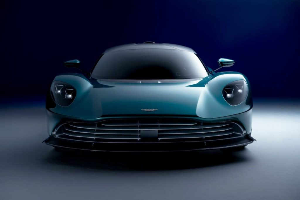 Aston Martin Valhalla Hybrid: la supercar ibrida a motore centrale