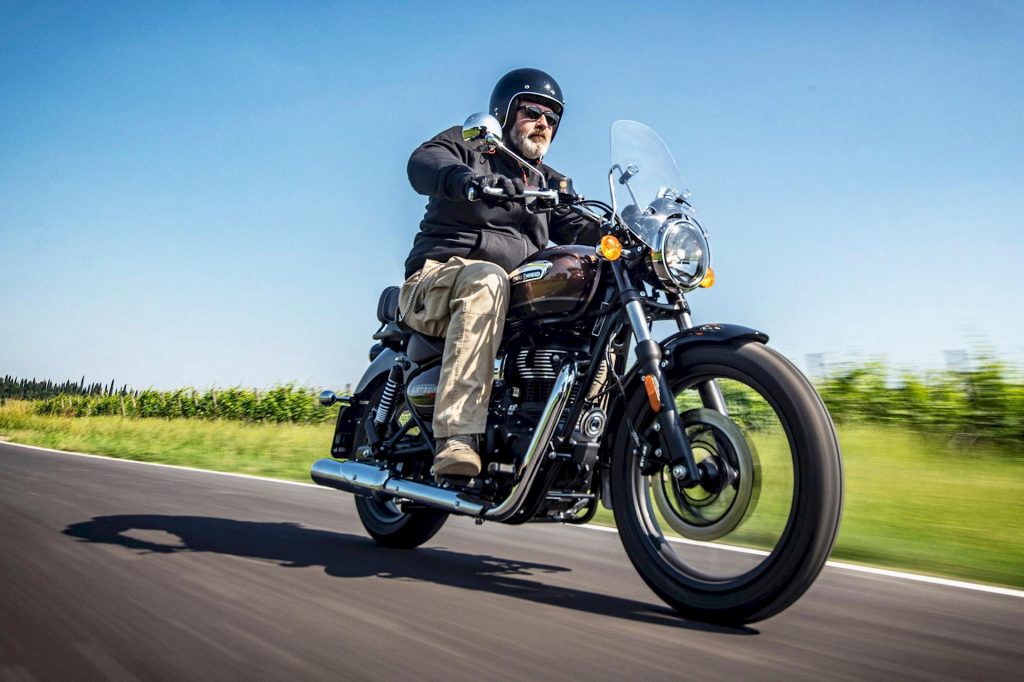 La nostra recensione della Royal Enfield Meteor 350 con prova su strada