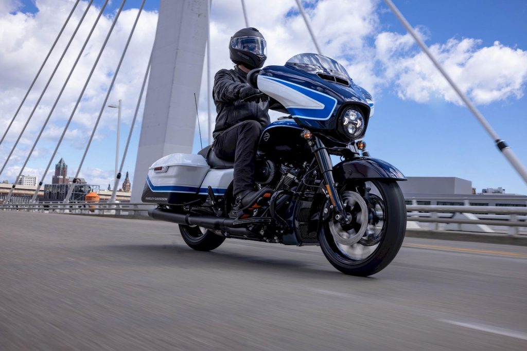 Harley-Davidson Street Glide Special Arctic Blast Limited Edition
