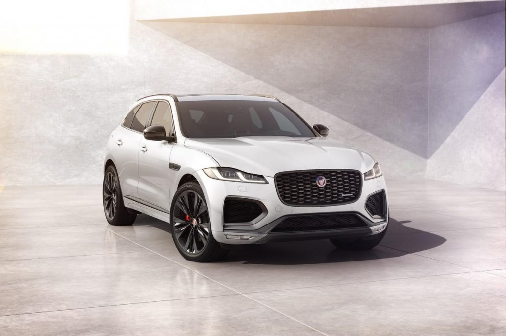 Jaguar F-Pace R-Dynamic Black a partire da 65.940 euro