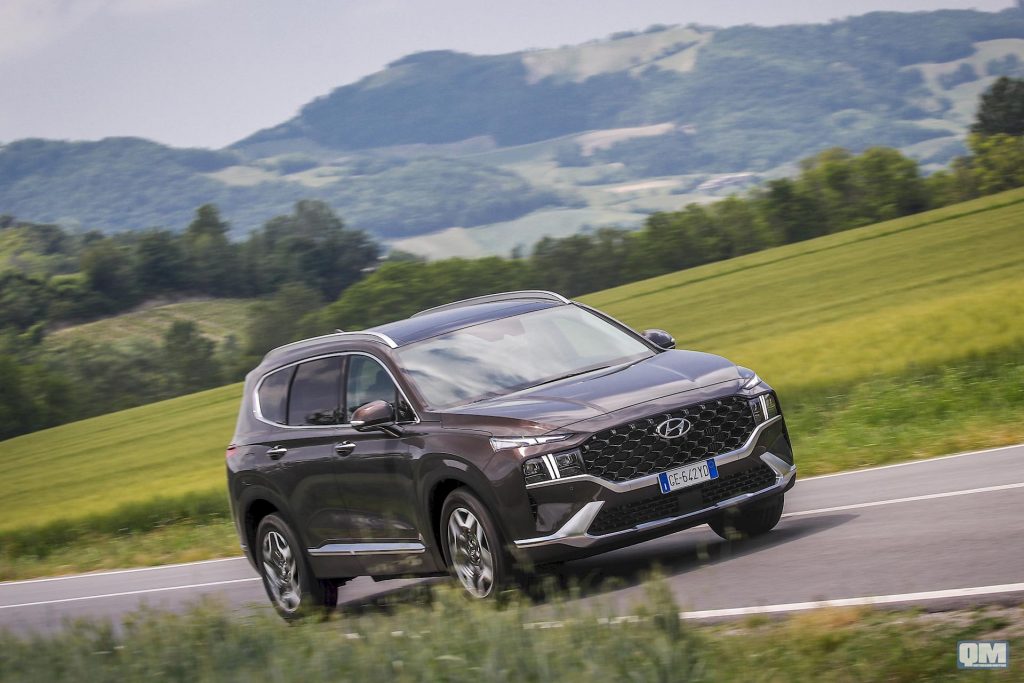 Hyundai Santa Fe, c’è anche la versione Plug-in Hybrid in offerta lancio a 52.000 euro