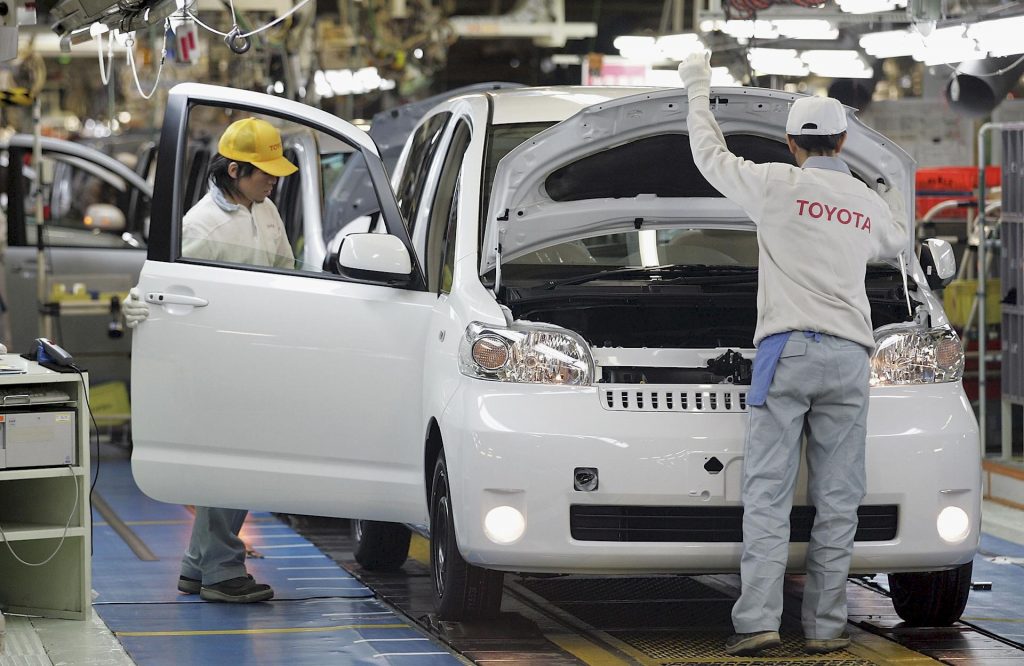 Anche Toyota colpita dalla crisi dei seminconduttori taglia la produzione del 40%
