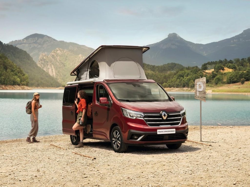 Renault Trafic SpaceNomad 2022: il camper per vacanze in libertà