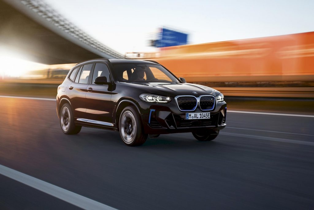 La Nuova BMW iX3 sarà costruita in Cina ed in Italia avrà prezzi base da 70.900 €