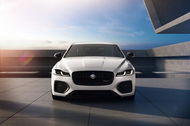 Jaguar XF e XE R-Dynamic Black: motori, prezzi e caratteristiche