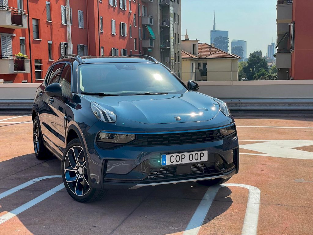 Lynk & Co 01 PHEV ora a 550€ al mese o 42.500 € full optional