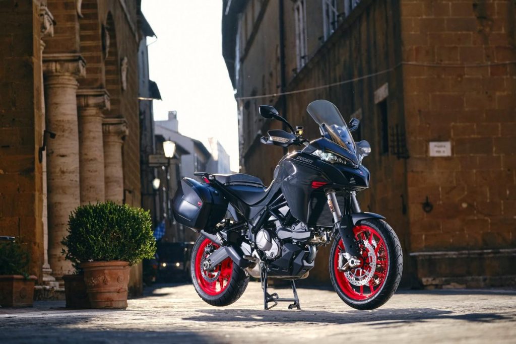 Ducati Multistrada V2 2022: la moto ideale per godersi a pieno ogni viaggio