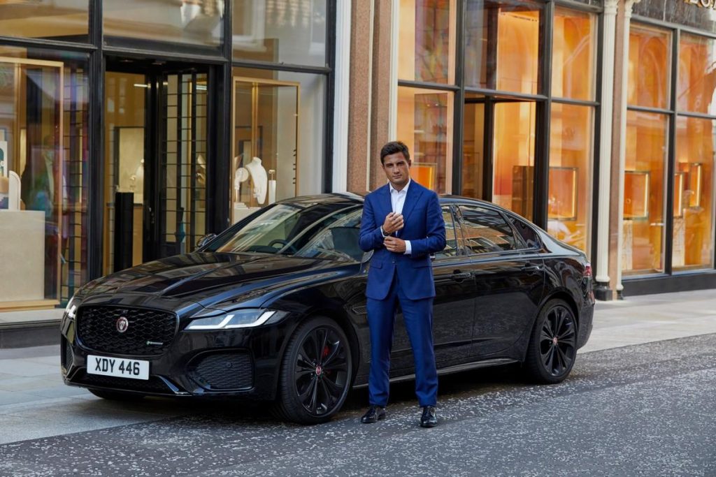 Londra No Time To Die Jaguar XF: il brivido dell’inseguimento con Mitch Evans
