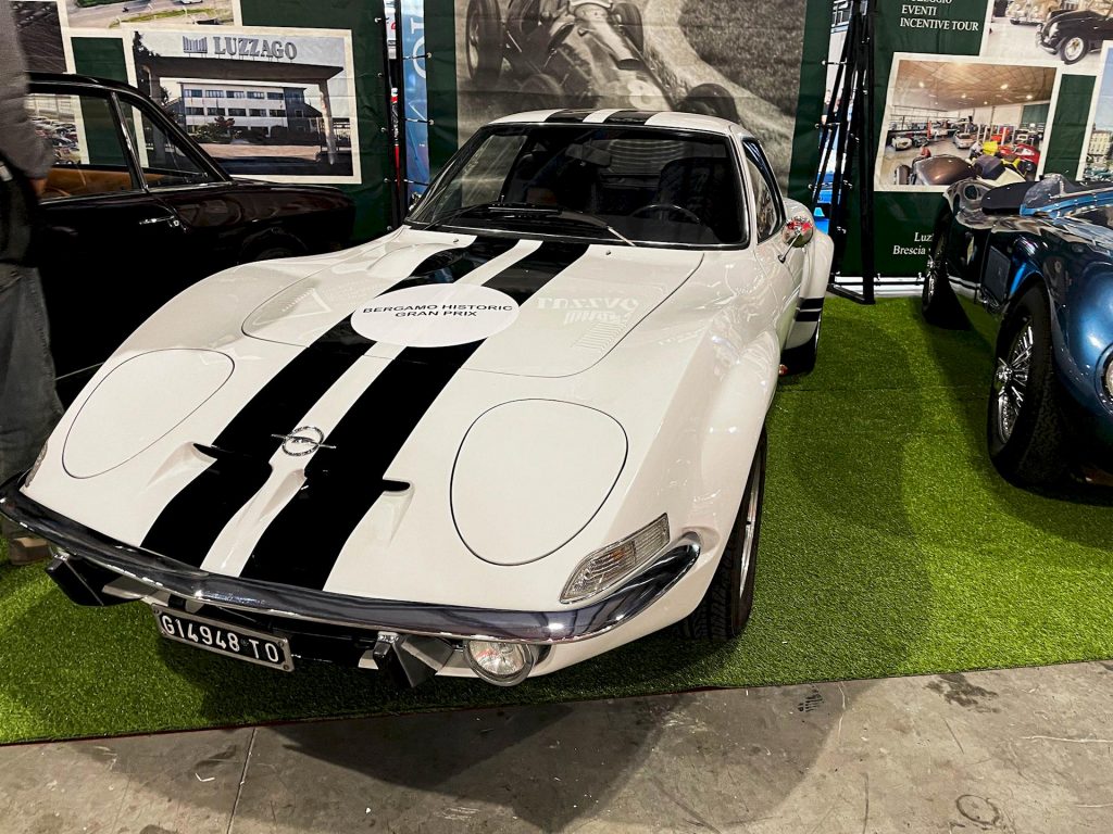 La Opel GT con design “bottiglia Coca Cola” a Milano AutoClassica 2021