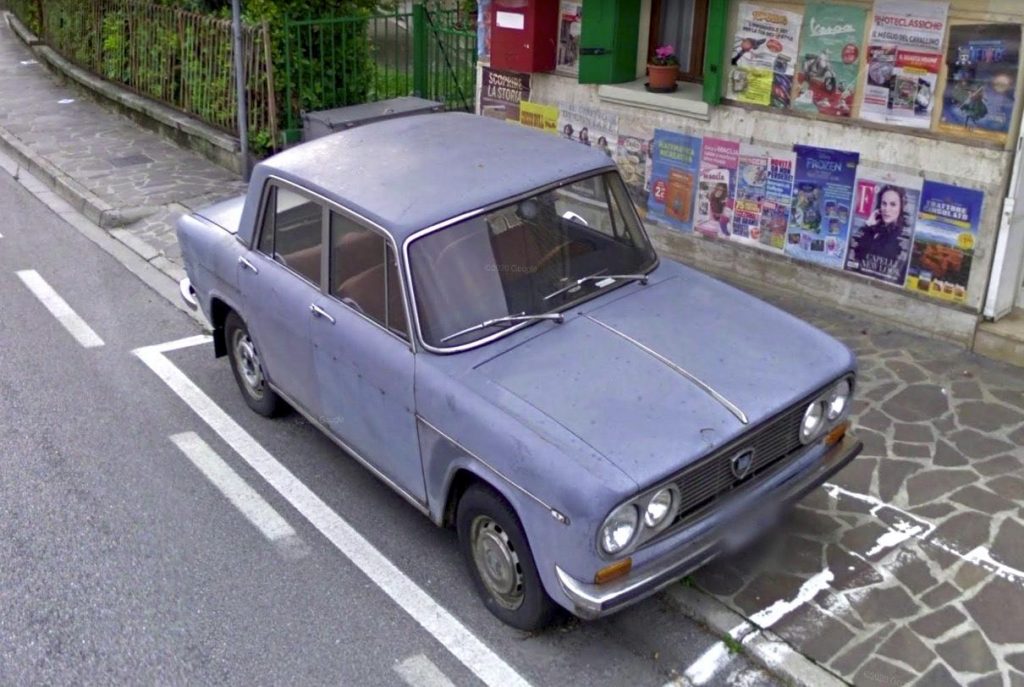 La Lancia Fulvia parcheggiata da 40 anni nello stesso posto a Conegliano Veneto