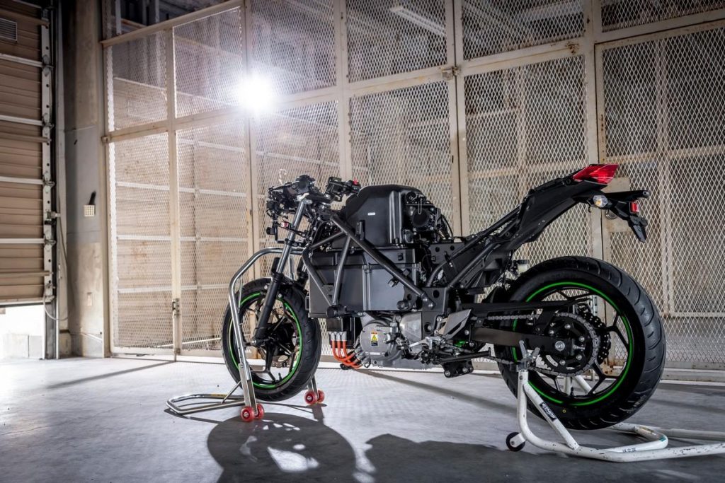 Kawasaki nuovo logo: il ritorno del River Mark e 10 nuove moto elettriche