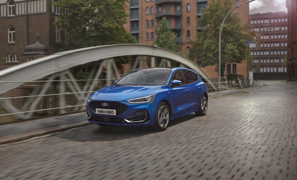 Ford rivoluziona la Focus con tanta tecnologia, nuovi motori ibridi e il Mean Green per la ST