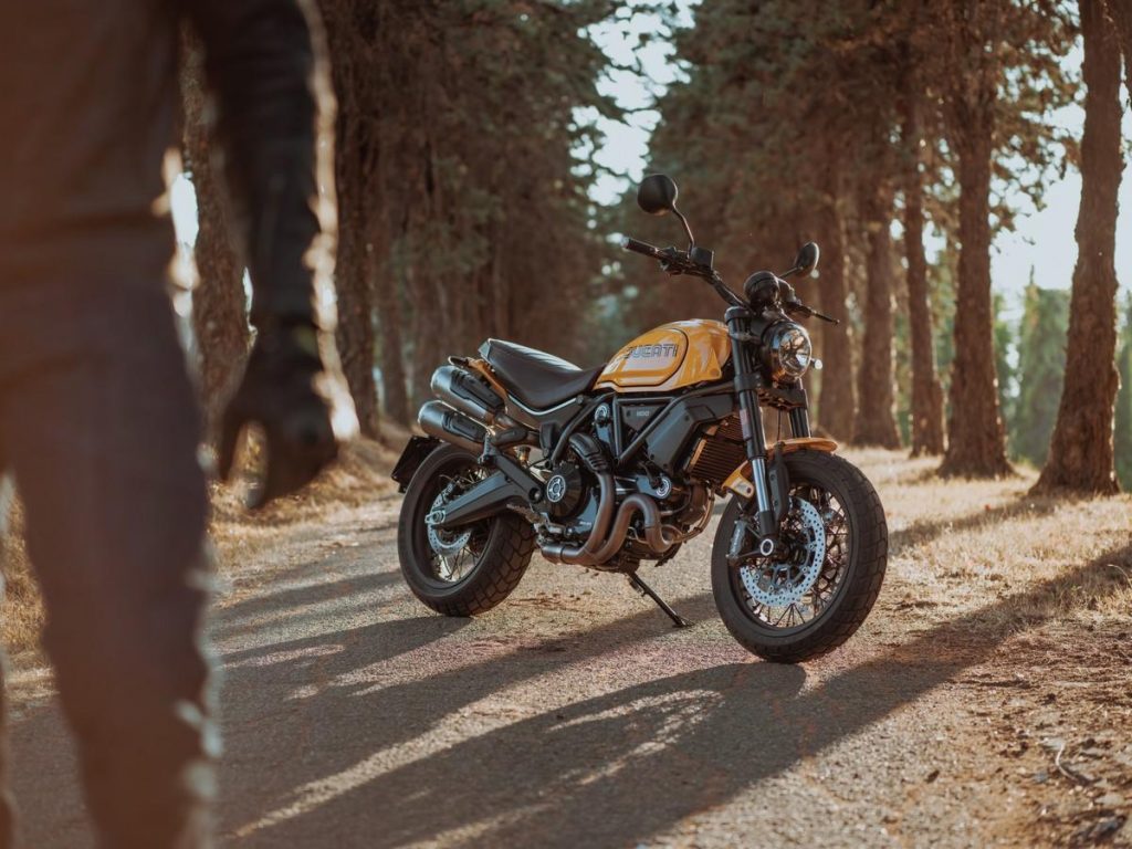 Ducati Scrambler 1100 Tribute PRO per gli amanti delle modern-classic