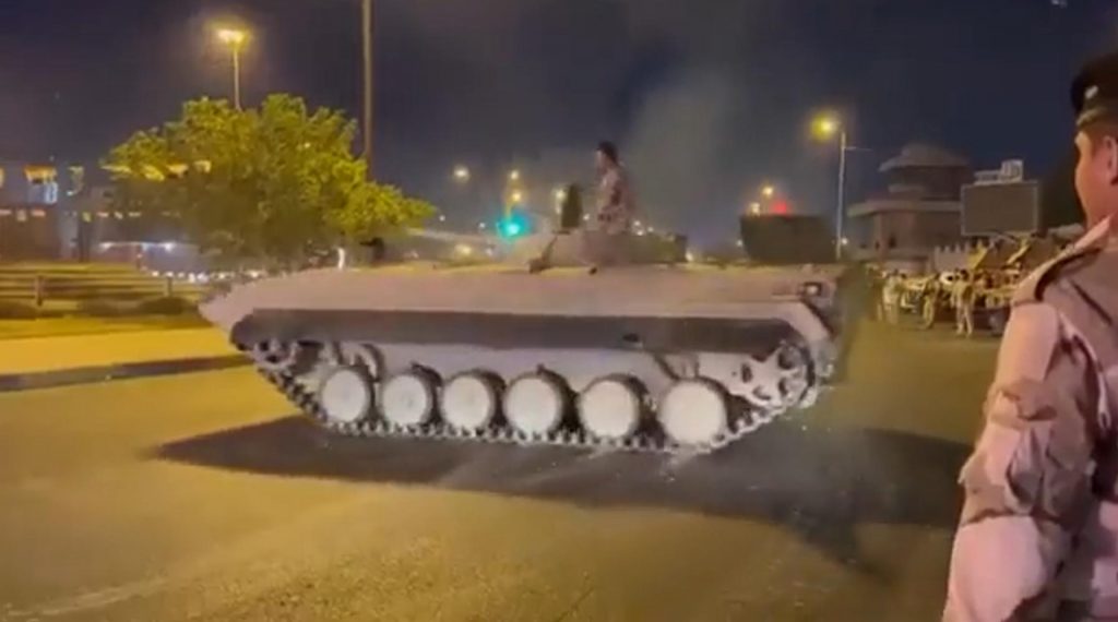 Carro-armato BMP-1 in derapata