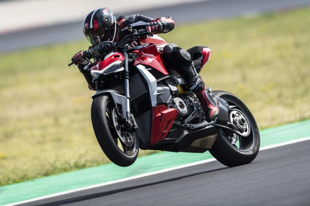 Ducati Streetfighter V2 2022: l’essenza dell’attitudine “Fighter”