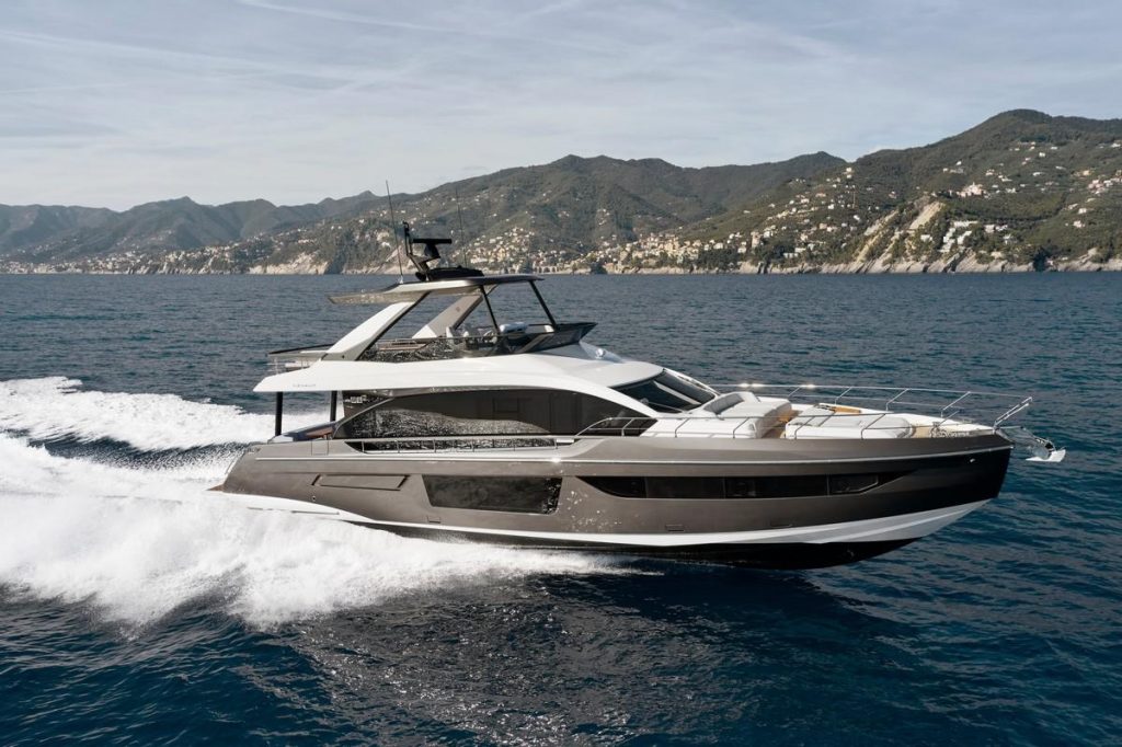 Azimut 68: uno yacht cosmopolita