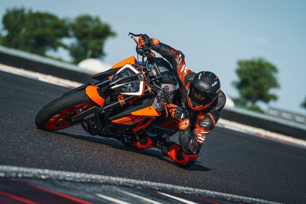 KTM 1290 Super Duke R e EVO 2022: 180 CV per le nuove naked Bestiali