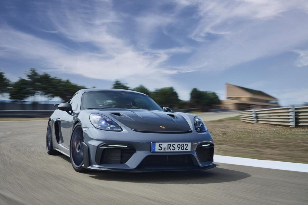 Porsche 718 Cayman GT4 RS a partire da 147.471 euro