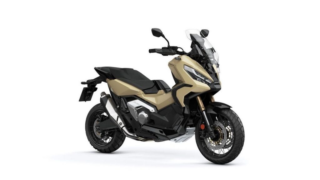 Honda X-ADV 2022: il maxi scooter per vivere la libertà su due ruote
