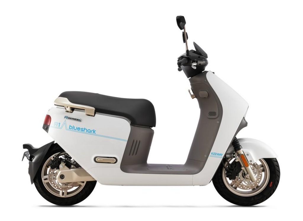 Keeway Blueshark R1 2022: lo scooter elettrico da 160 km di autonomia.