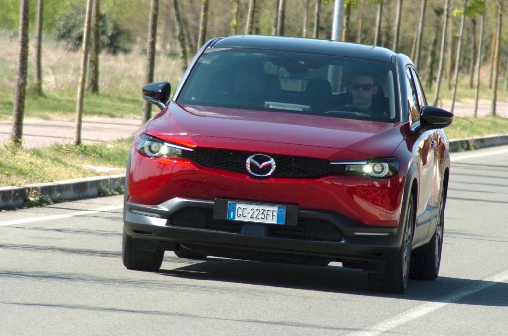 Il test drive della Mazda MX-30 in 4 minuti!