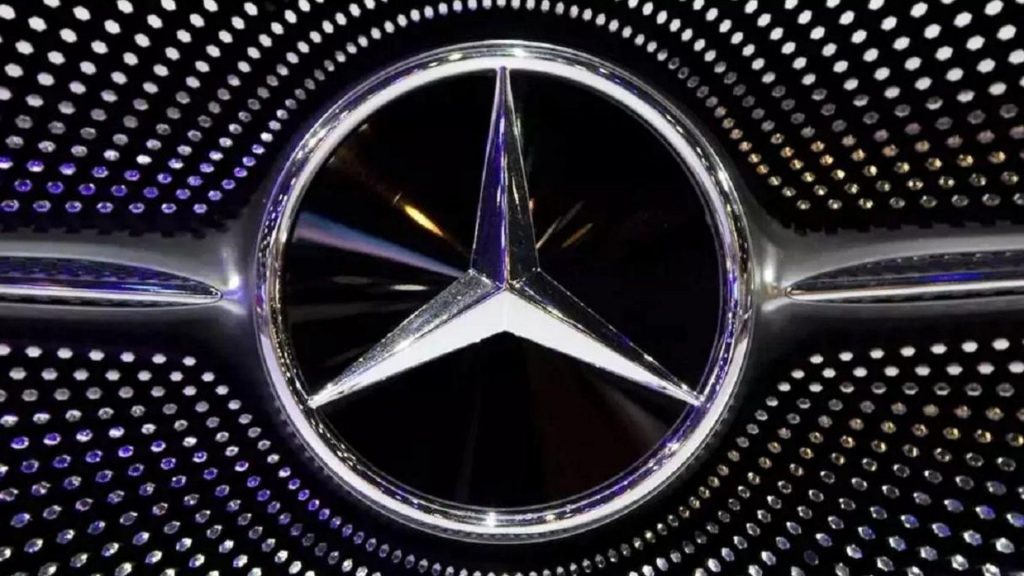 Mercedes accusata di razzismo in Cina per l'ultimo spot pubblicitario