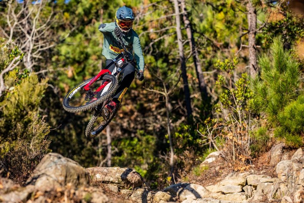 Pirelli Scorpion Gravity: nasce il team DH Canyon CLLCTV Pirelli