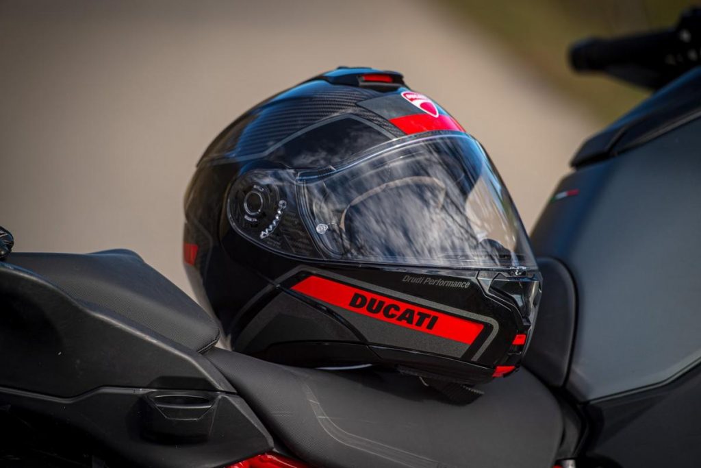 Ducati Horizon V2: il casco per il touring con sistema intercom integrabile