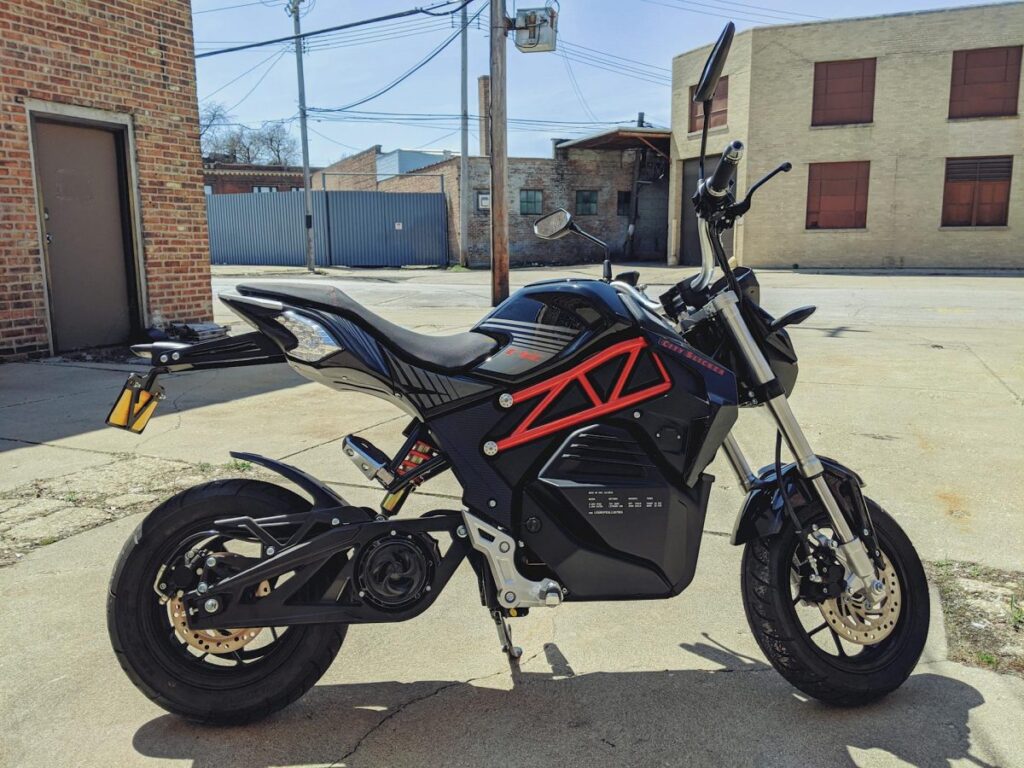 CSC City Slicker è la moto elettrica divertente che costa meno di 2.500 €