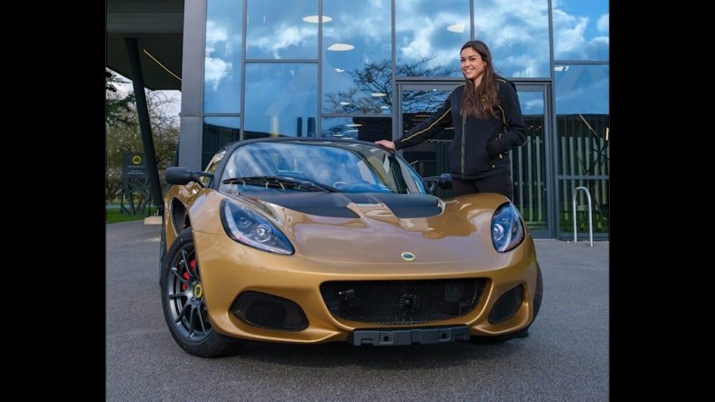 L’ultima Lotus Elise consegnata ad Elisa Artioli, che le diede il nome